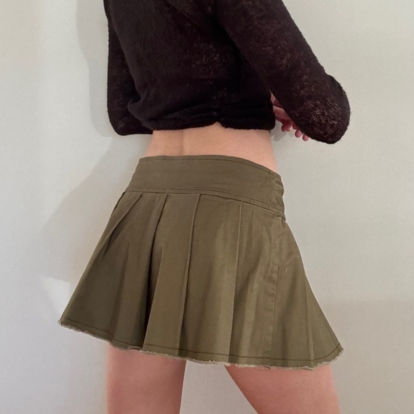 BDG pleated Micro Mini pleated Skirt NEW - Picture 4 of 9
